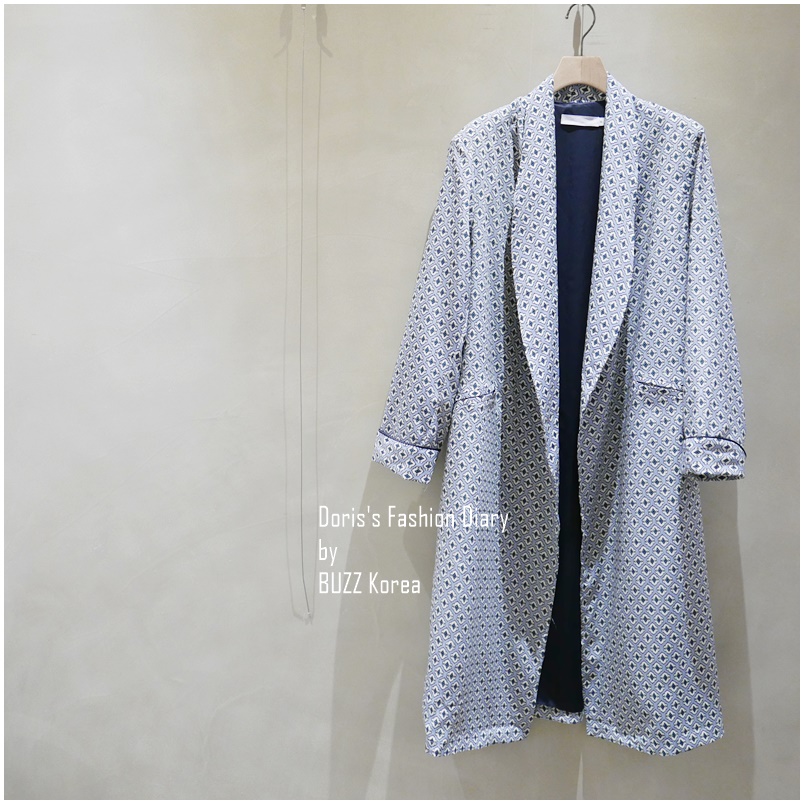 ♣ 緞質復古印花長板罩衫外套(附綁帶)  藍色 