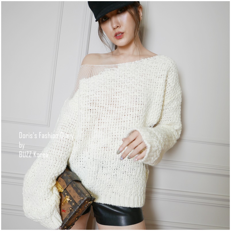 ♣  M017  羊毛露肩洞洞造型毛衣 